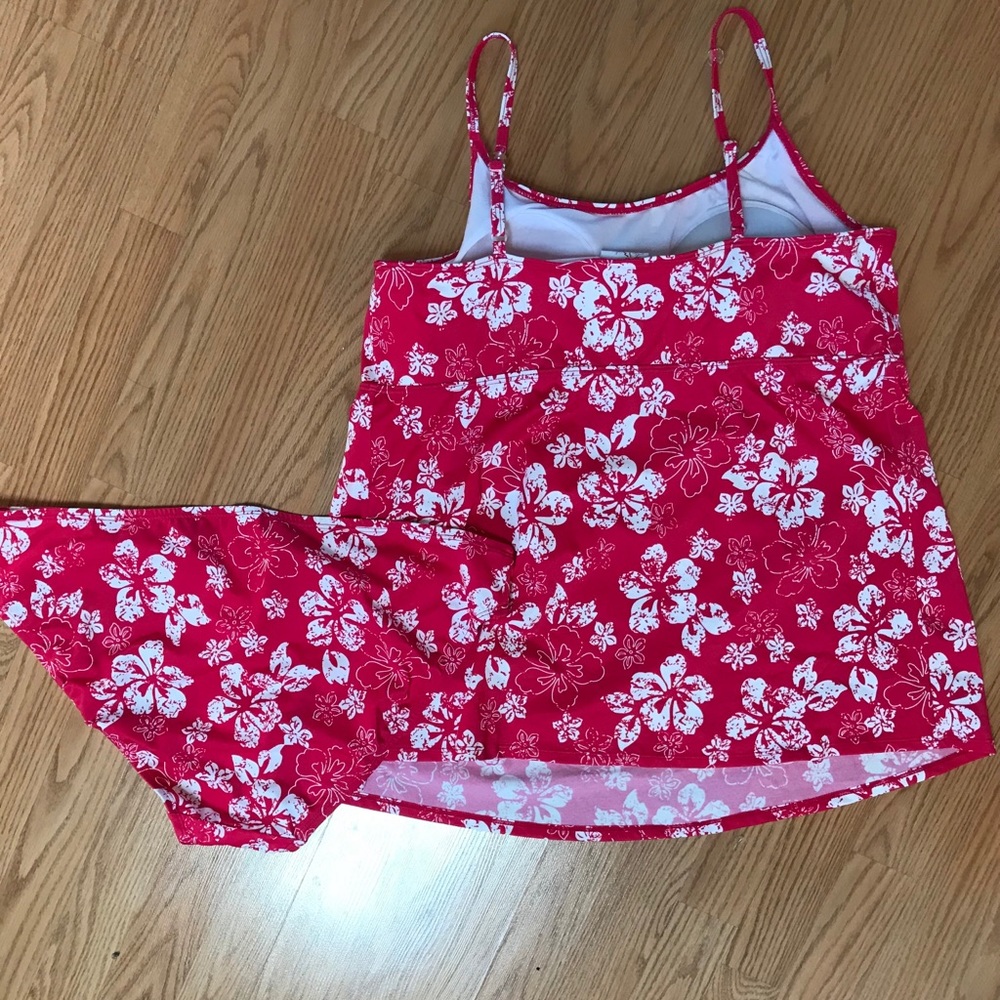 Motherhood Maternity tankini! New w/o tags!